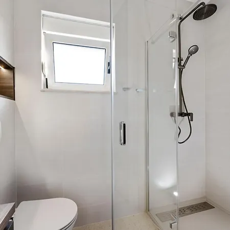 Aquarius Apartments - Beachside With Heated Pool Vodice Room photo