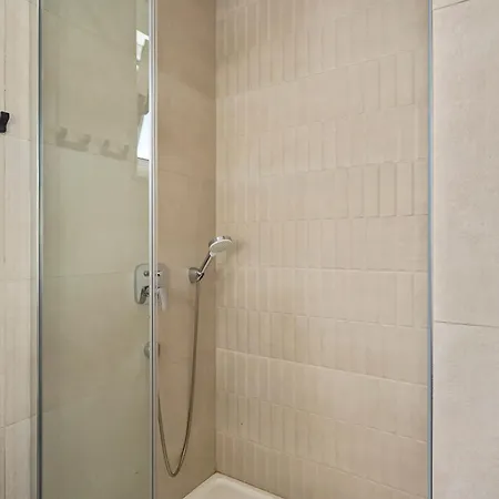 Aquarius Apartments - Beachside With Heated Pool Vodice Room photo