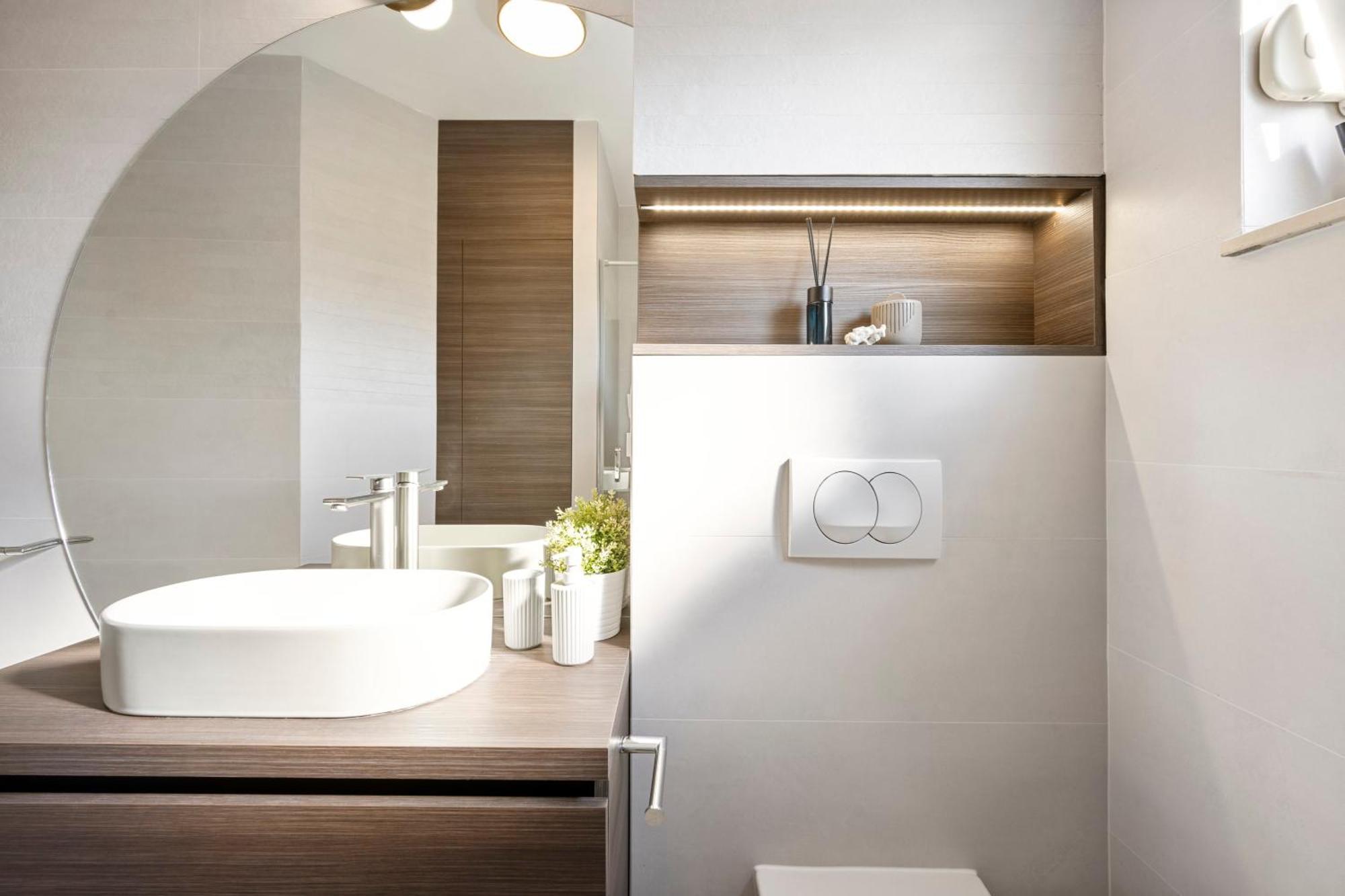 Aquarius - Beachside With Heated Pool Apartman