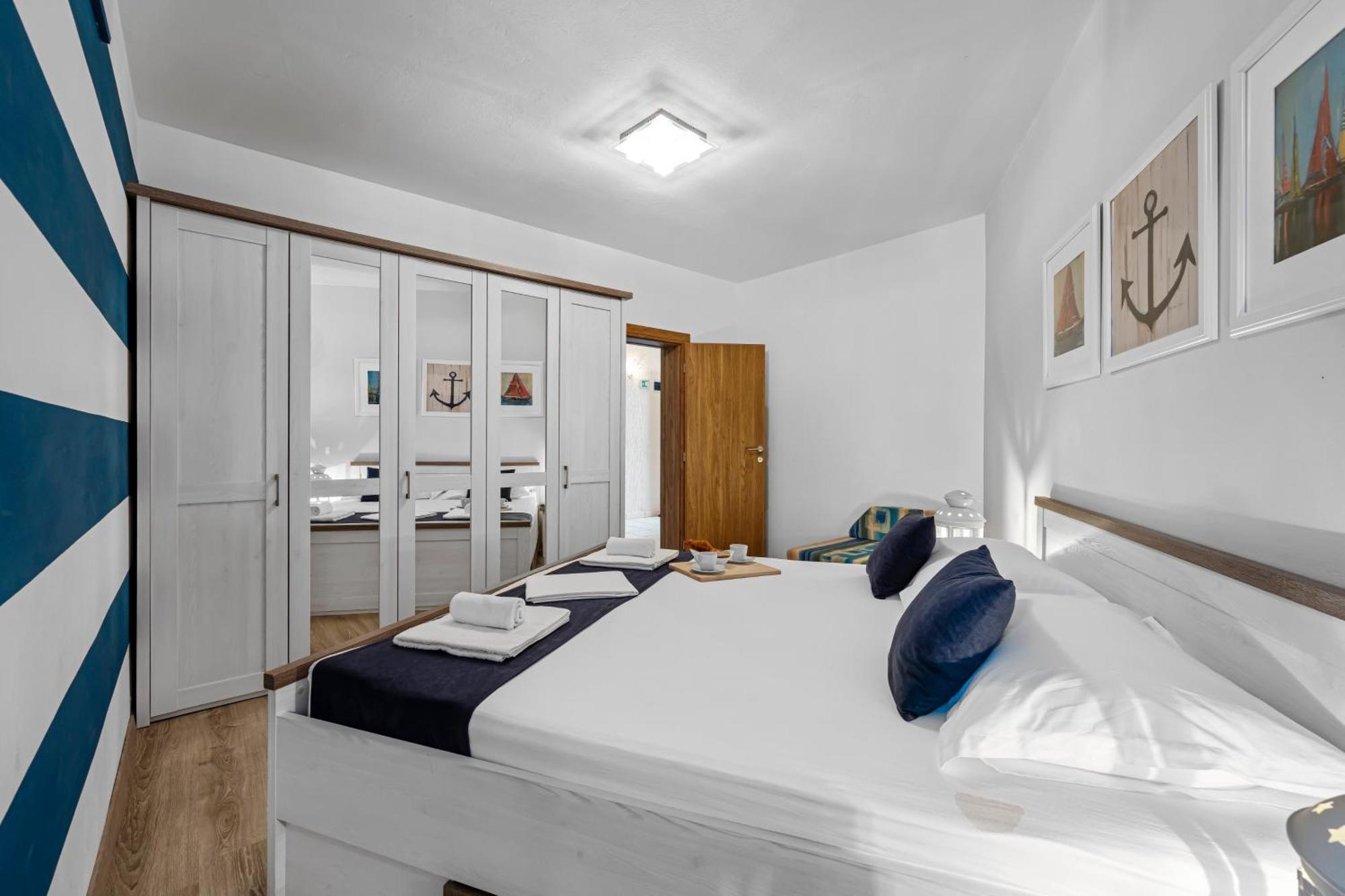 Aquarius - Beachside With Heated Pool