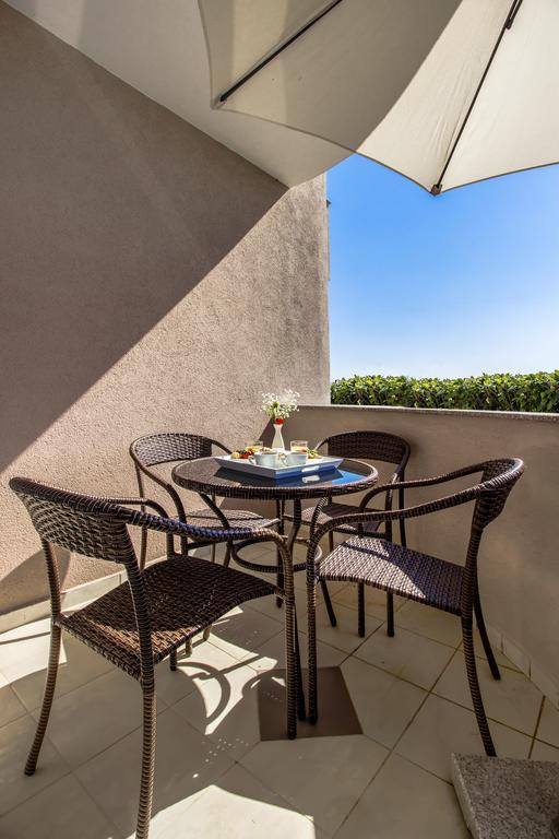 Aquarius - Beachside With Heated Pool