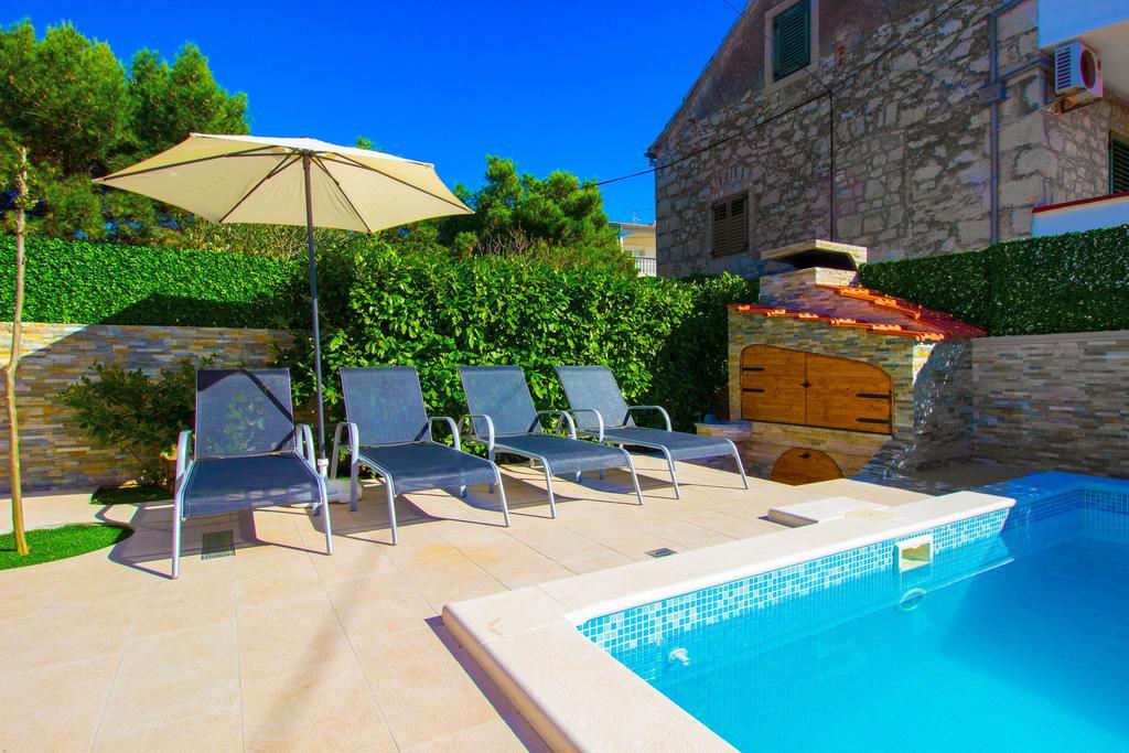 Aquarius - Beachside With Heated Pool Appartement Vodice
